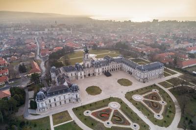 Aerial phooto of Festetics Castle in Keszthely, Hungary.A kastély és környéke madártávlatból. A Festetics-kastély Keszthely kiemelkedő jelentőségű műemléke. Építése még a 18. század közepén kezdődött el, ám csak az 1880-as években, nagyszabású átépítés és bővítés után nyerte el végleges formáját.-stock-photo