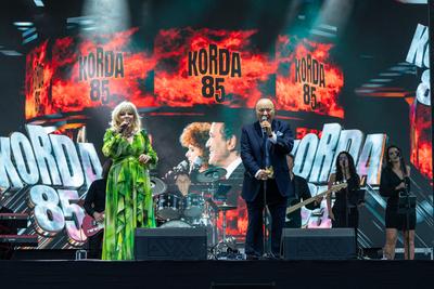 PECS, HUNGARY - JUNE 07: Korda Gyorgy and Balazs Klari sing at the Korda 85 concert . It was a public free concert in Szechenyi square in June 07, 2024 in Pecs, Hungary-stock-photo