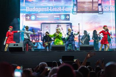 PECS, HUNGARY - JUNE 07: Korda Gyorgy and Balazs Klari sing at the Korda 85 concert . It was a public free concert in Szechenyi square in June 07, 2024 in Pecs, Hungary-stock-photo