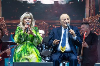 PECS, HUNGARY - JUNE 07: Korda Gyorgy and Balazs Klari sing at the Korda 85 concert . It was a public free concert in Szechenyi square in June 07, 2024 in Pecs, Hungary-stock-photo