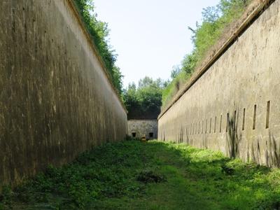 Komárom - A Monostori erõd védõárka-stock-photo