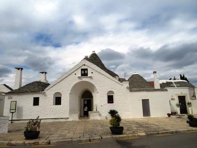 Az alberobellói Trullo Sovrano - Olaszország-stock-photo