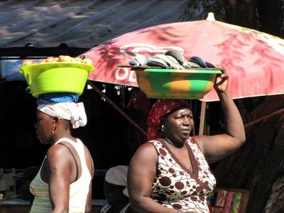 Cape Verde - Fruit vendors - Sucupira Market - Praia-stock-photo