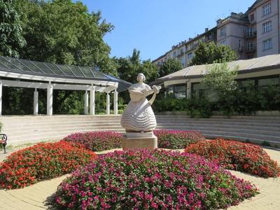 Statue of Déryné Széppatai Róza Opera singer -. Hungary-stock-photo