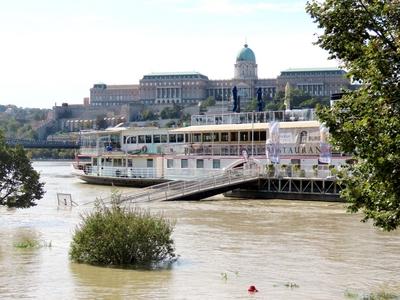 Overflowed Danube river - Budapest - Submerged Pest quay - Budapest-stock-photo