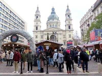 Christmas atmosphere in Szent István Square. - Budapest Winter fair - Basilica-stock-photo