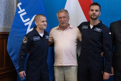 Gyula Cserenyi, Bertalan Farkas and Tibor Kapu (HUN)-stock-photo