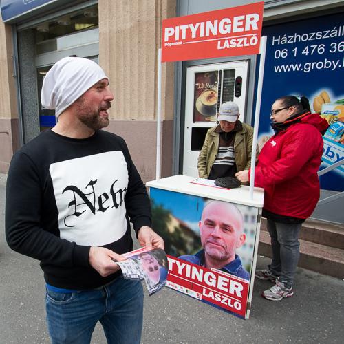 Dopeman (Pityinger László) kampányol a Teleki téren-stock-photo