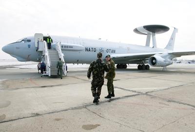 AWACS repülőgép teszteli az új légiirányító rendszert Kecskeméten-stock-photo