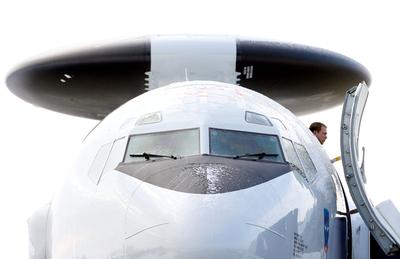 AWACS repülőgép teszteli az új légiirányító rendszert Kecskeméten-stock-photo