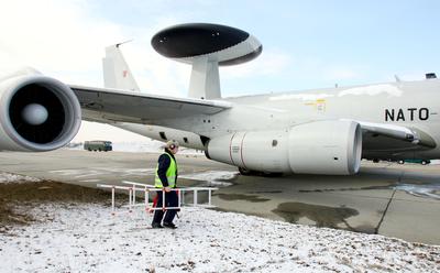 AWACS repülőgép teszteli az új légiirányító rendszert Kecskeméten-stock-photo