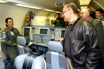 AWACS repülőgép teszteli az új légiirányító rendszert Kecskeméten-stock-photo