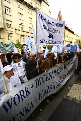 Méltányos Munka Napja - demonstráció az Alkotmány utcában-stock-photo