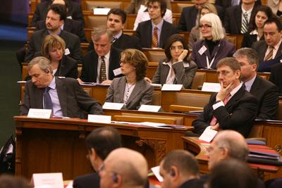 A NATO-hoz való csatlakozásunk 10. évfordulója alkalmából szervezett konferencia-stock-photo