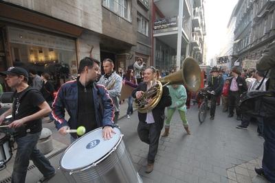 "Megvédjük a Tűzrakteret" - demonstráció-stock-photo