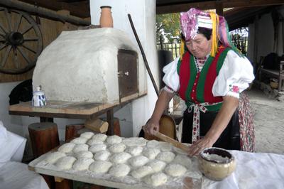 Hollókő-stock-photo